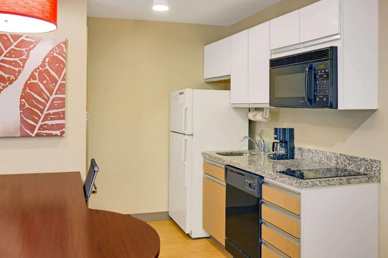 Mainstay Suites Detroit Фармінґтон-Гіллс Екстер'єр фото