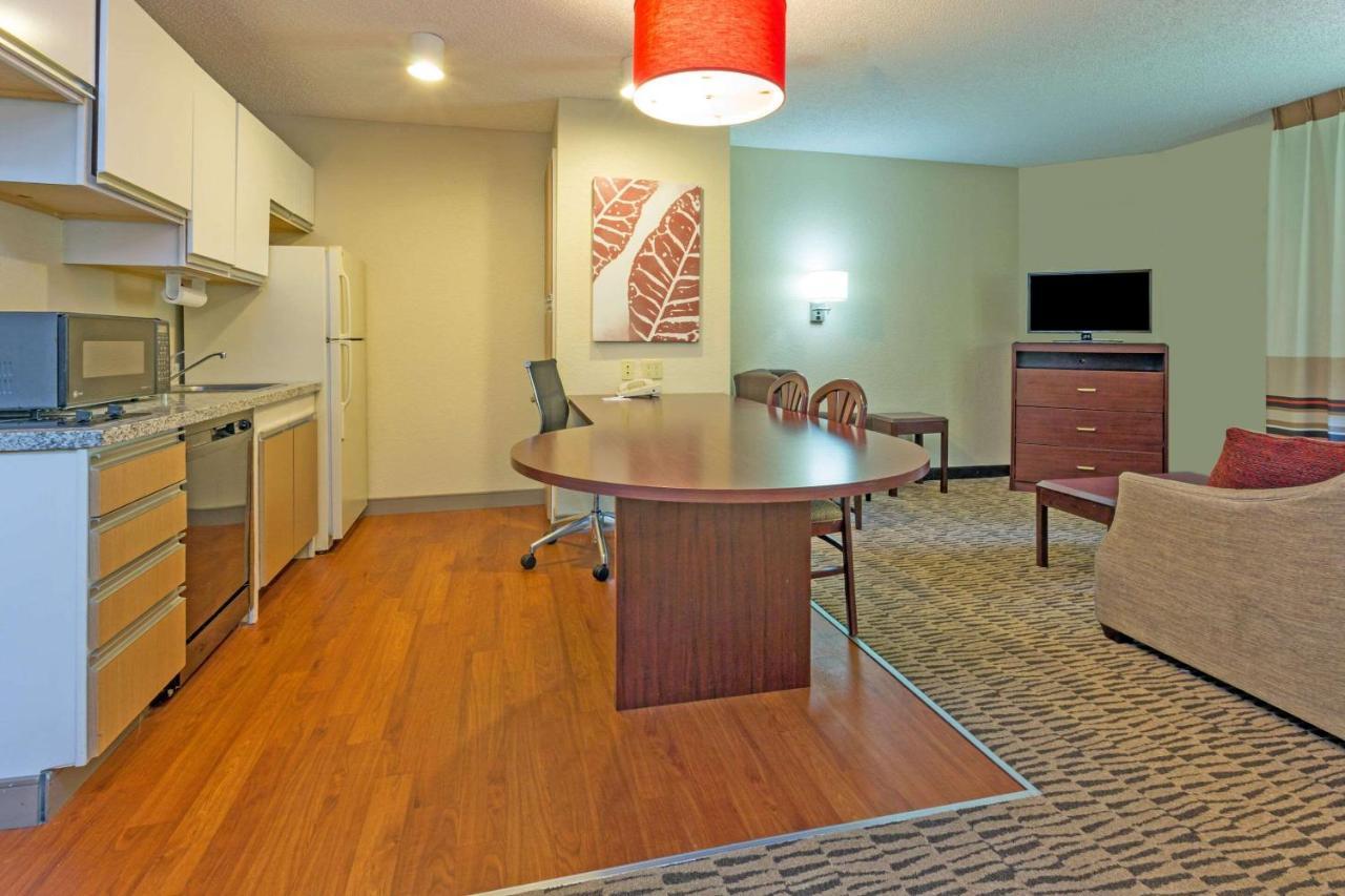 Mainstay Suites Detroit Фармінґтон-Гіллс Екстер'єр фото