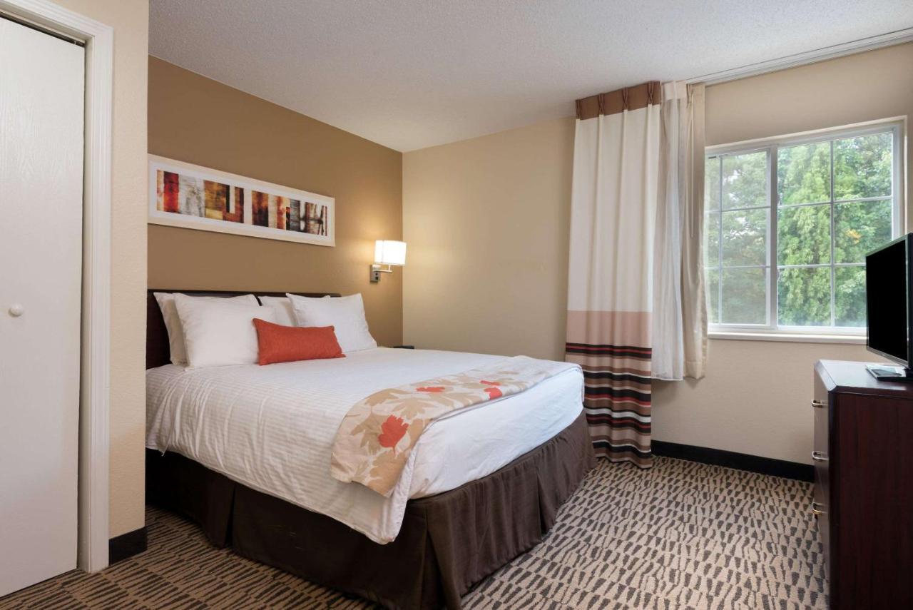 Mainstay Suites Detroit Фармінґтон-Гіллс Екстер'єр фото