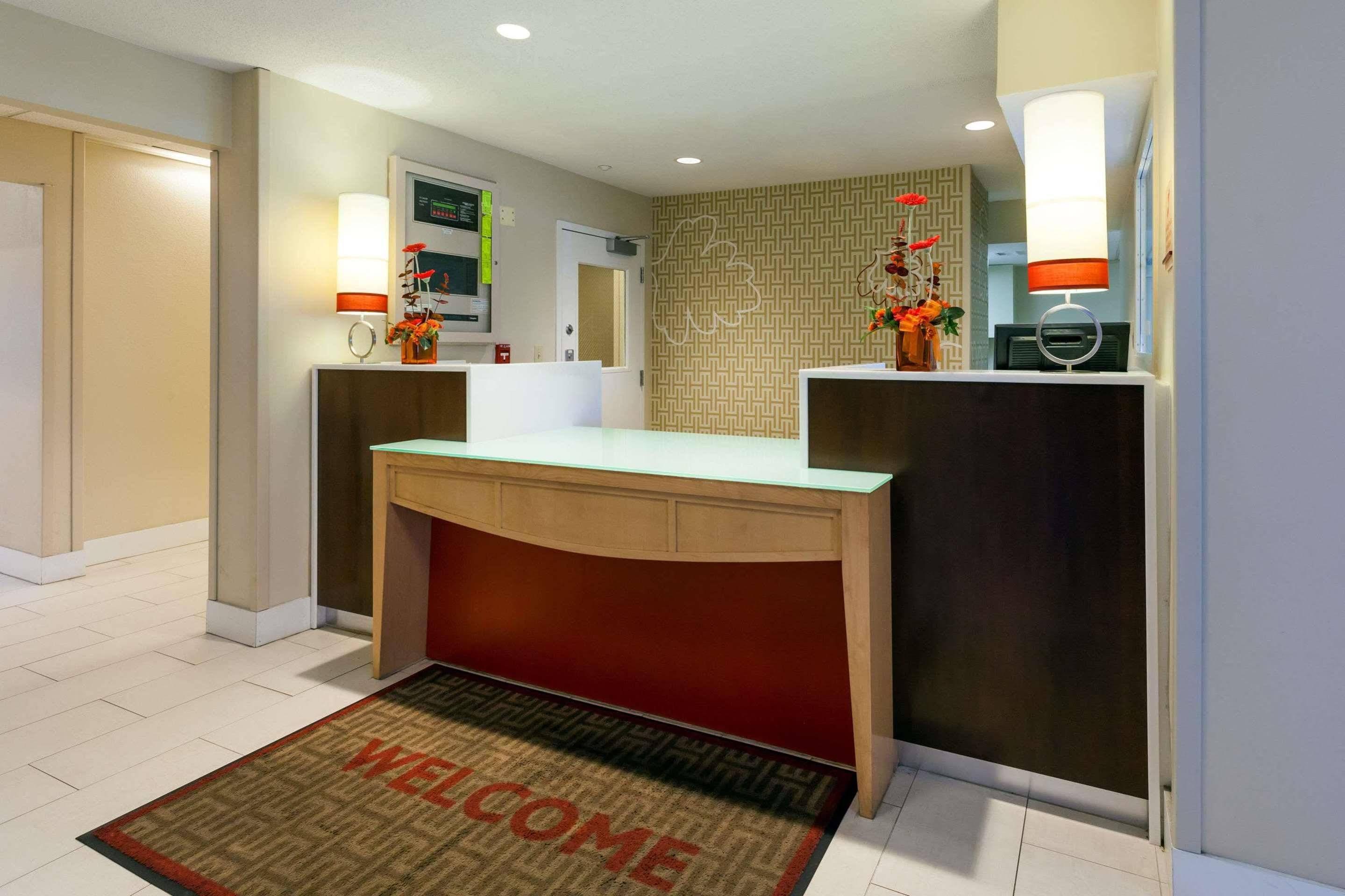 Mainstay Suites Detroit Фармінґтон-Гіллс Екстер'єр фото