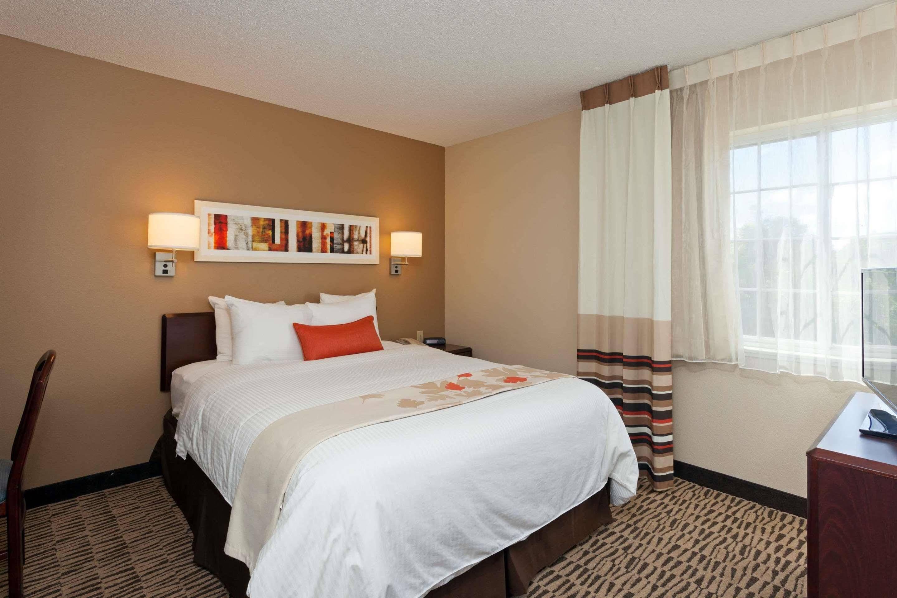 Mainstay Suites Detroit Фармінґтон-Гіллс Екстер'єр фото