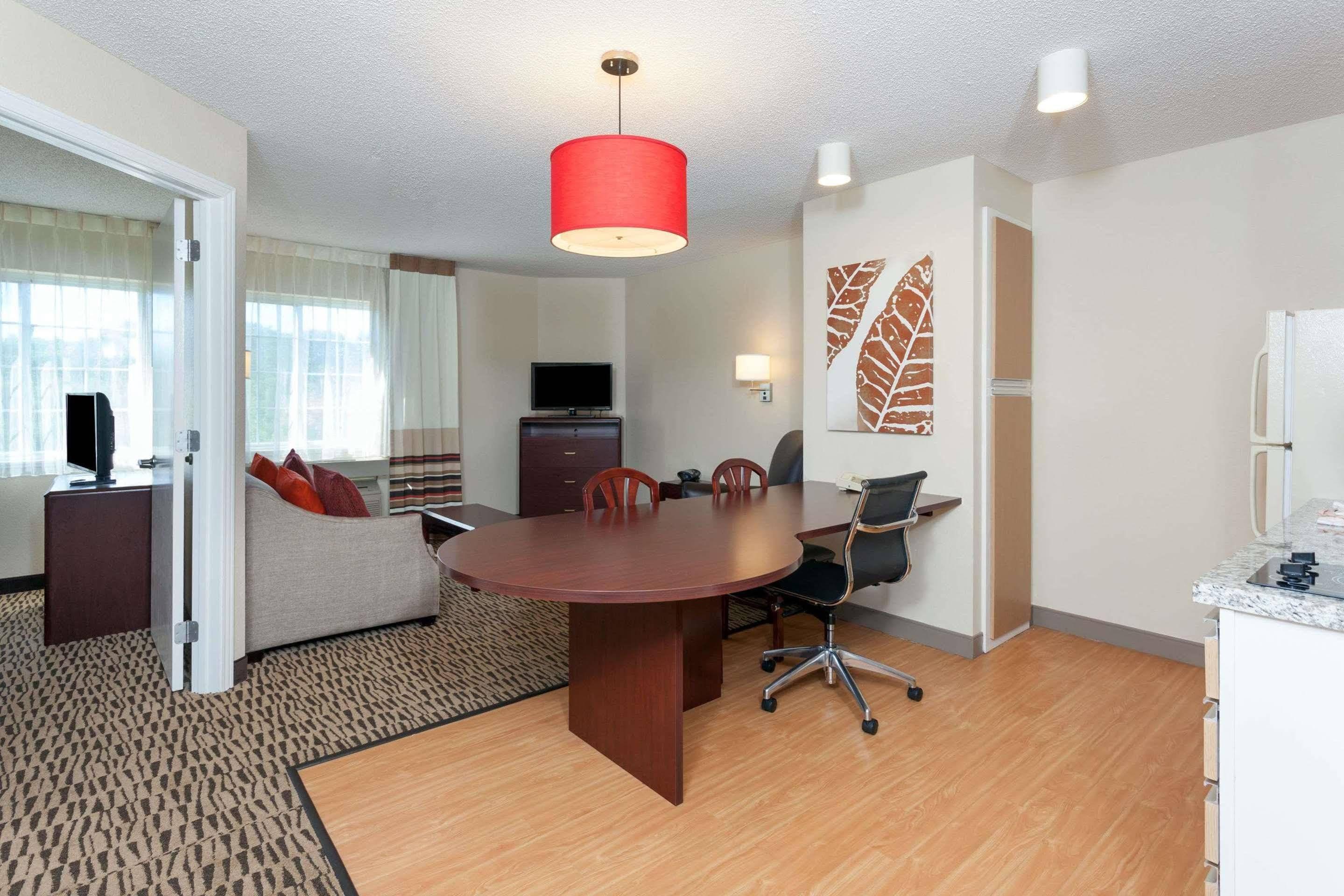 Mainstay Suites Detroit Фармінґтон-Гіллс Екстер'єр фото