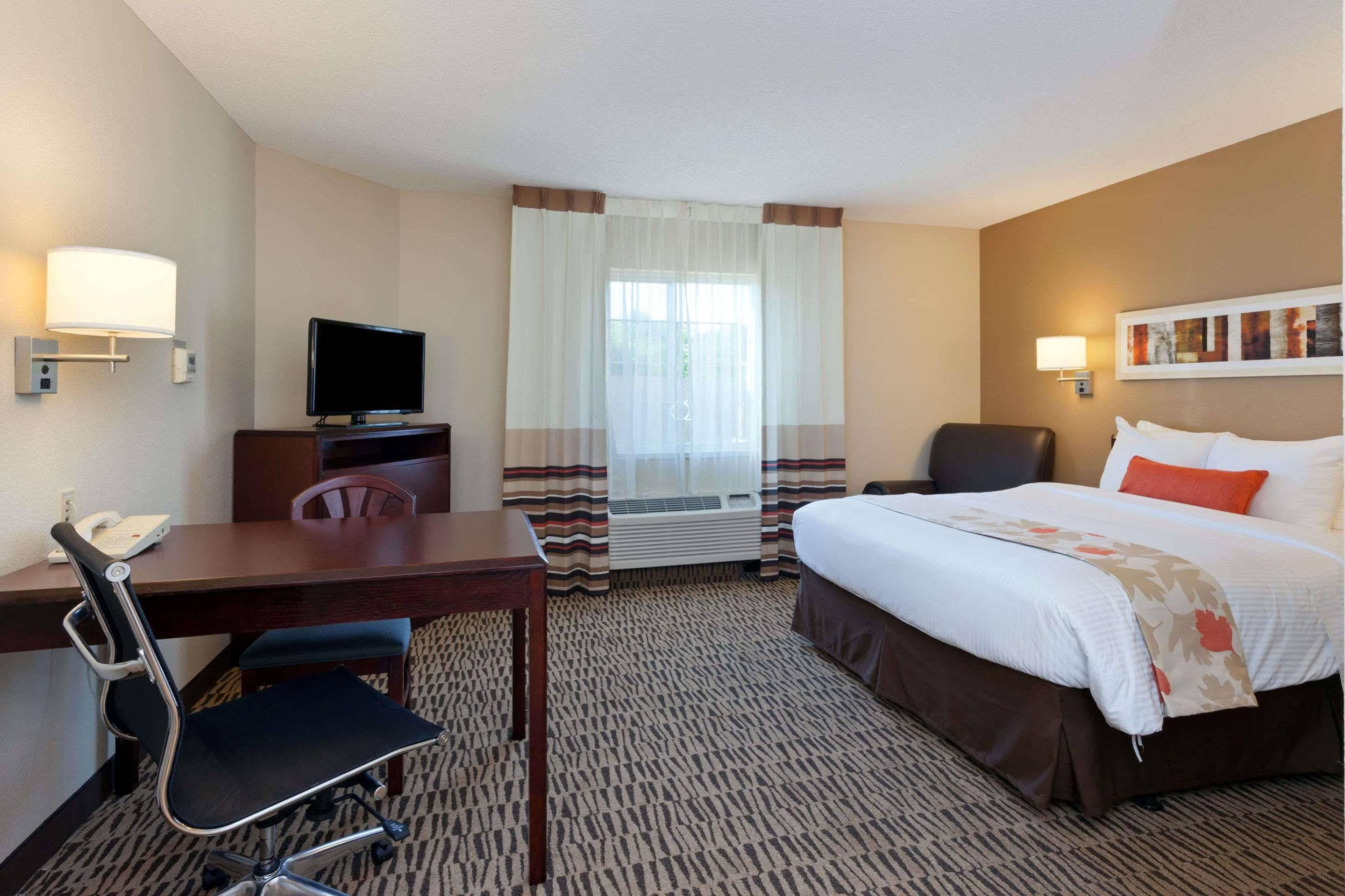 Mainstay Suites Detroit Фармінґтон-Гіллс Екстер'єр фото