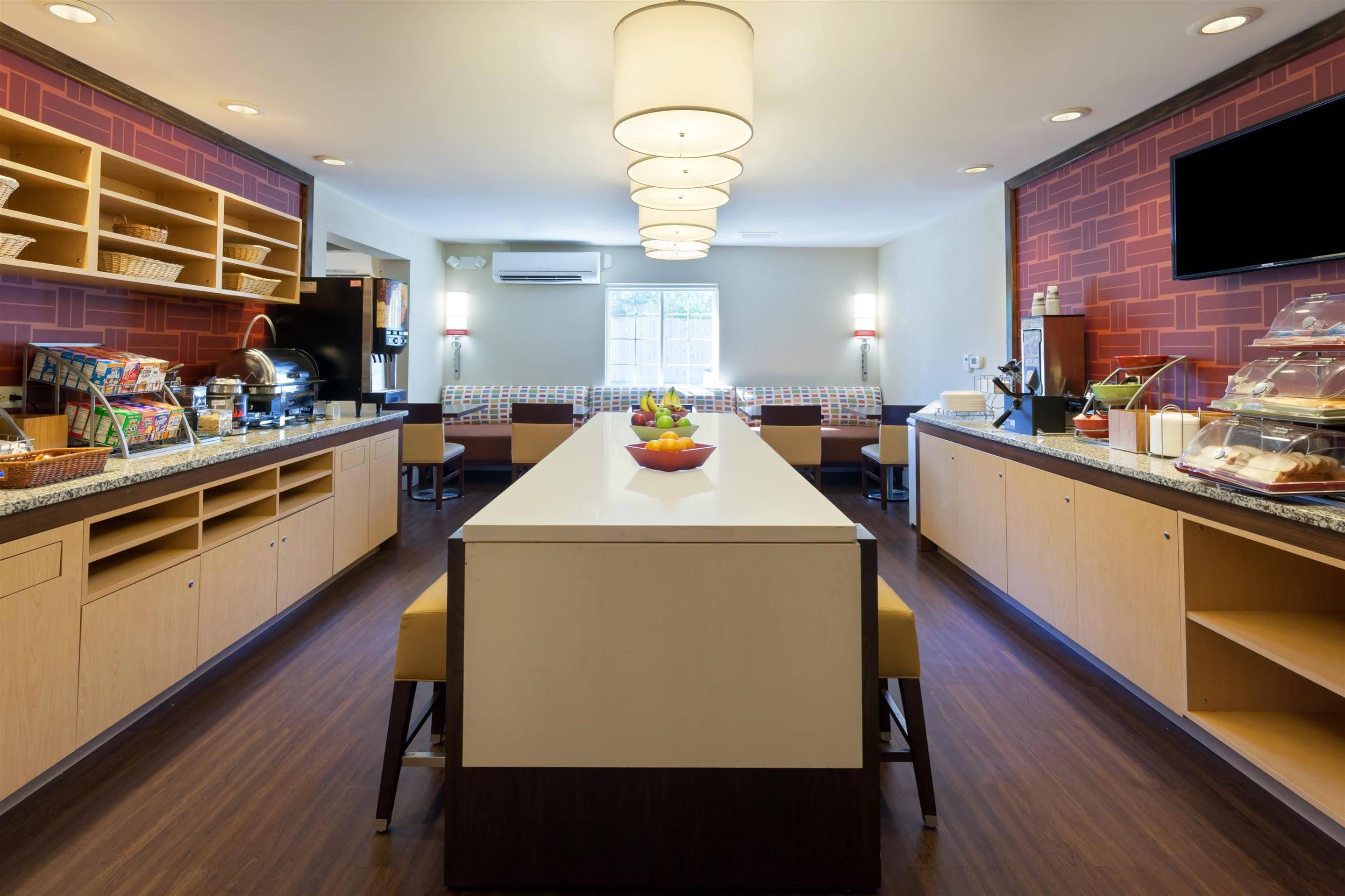 Mainstay Suites Detroit Фармінґтон-Гіллс Екстер'єр фото