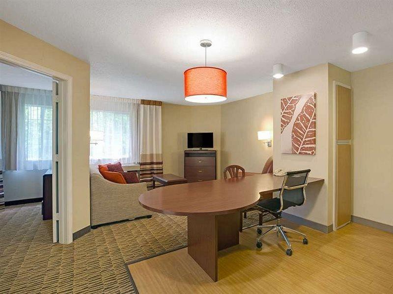 Mainstay Suites Detroit Фармінґтон-Гіллс Екстер'єр фото
