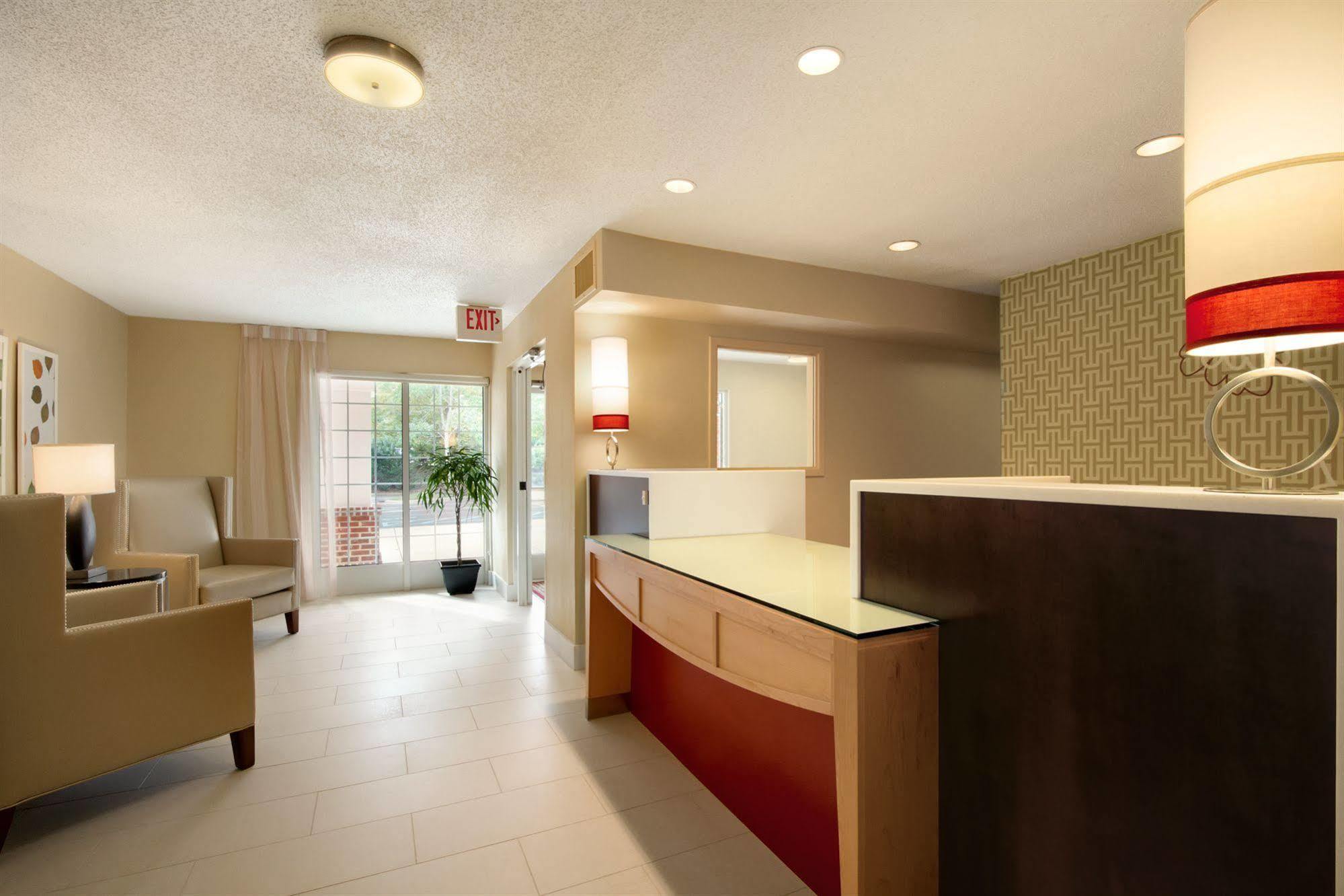 Mainstay Suites Detroit Фармінґтон-Гіллс Екстер'єр фото